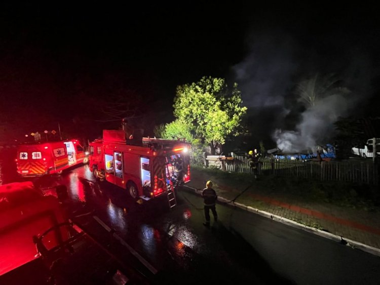 Incêndio mobiliza Corpo de Bombeiros em Mafra