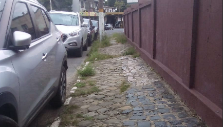 Vídeo mostra indiferença e descaso dos poderes públicos com as calçadas de RioMafra