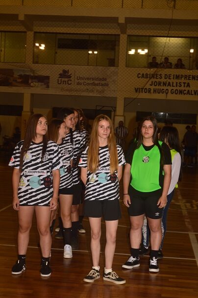 Clube Atlético Operário de Mafra apresenta primeiros alunos das Escolinhas de Futsal